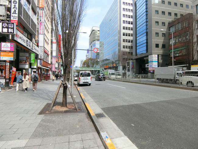 東急渋谷一丁目ビル前面の明治通り