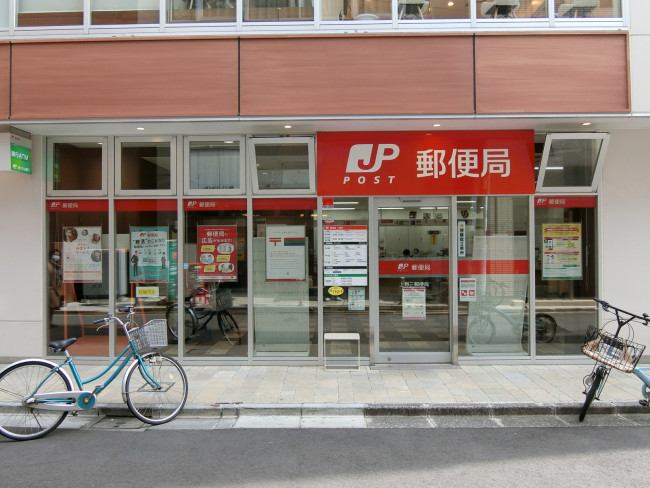 徒歩1分の上野三郵便局