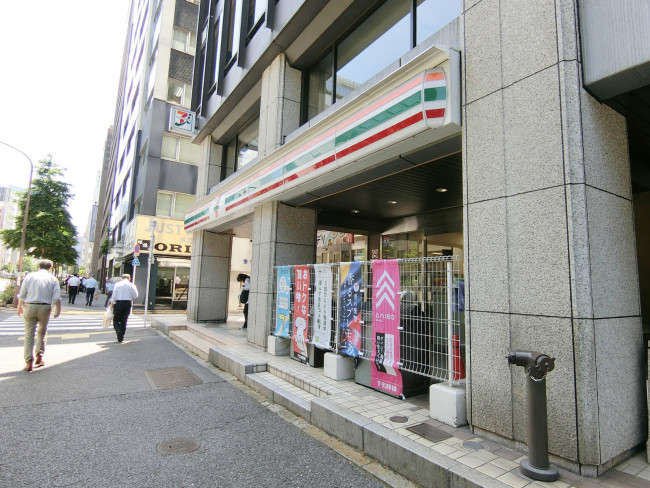 徒歩2分のセブンイレブン 西新橋2丁目店