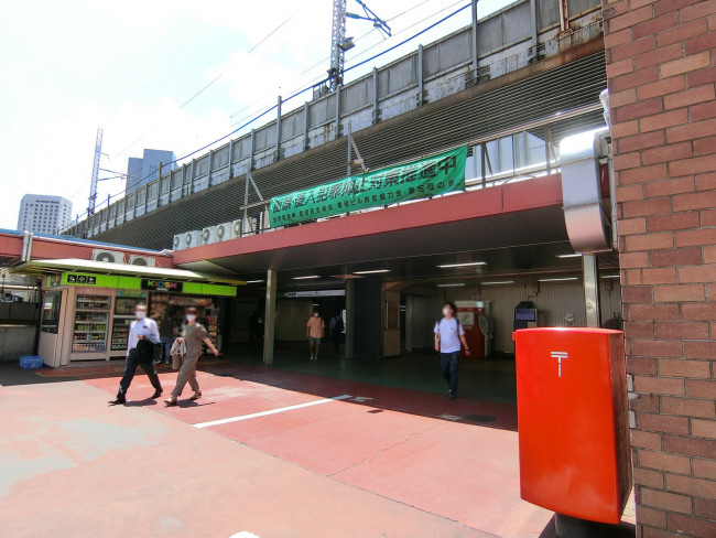 最寄りの「新橋駅」