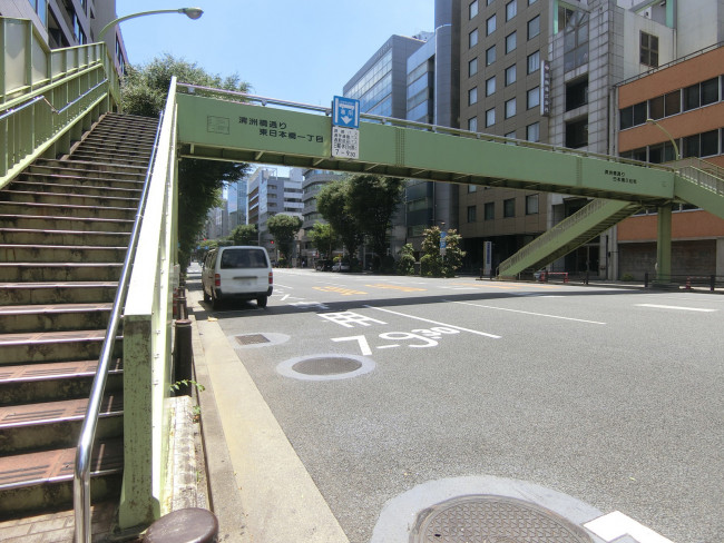 プライム東日本橋一丁目ビル前面の清洲橋通り