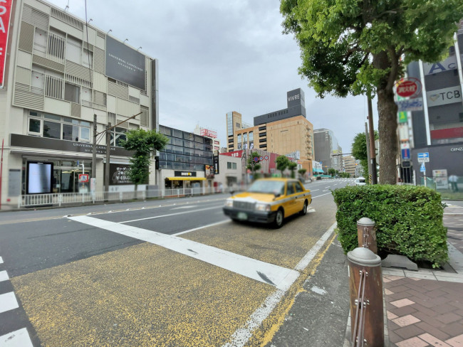 日土地横浜西口第一ビル前面の道路