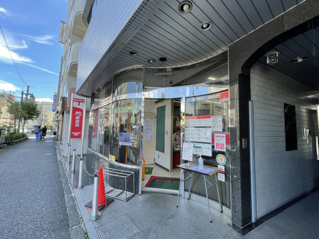 徒歩3分の新宿歌舞伎町郵便局