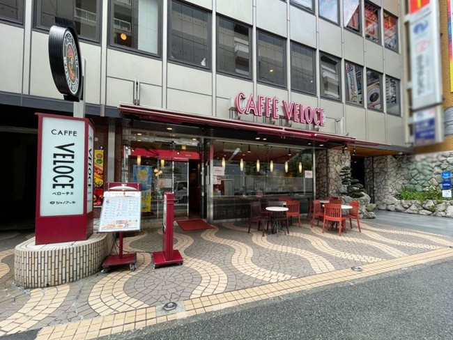徒歩1分のカフェ・ベローチェ 横浜駅西口店