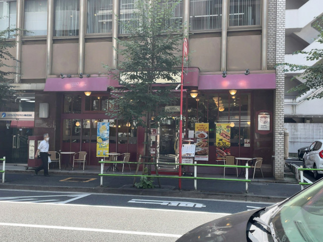 至近のカフェ・ベローチェ 西新橋店