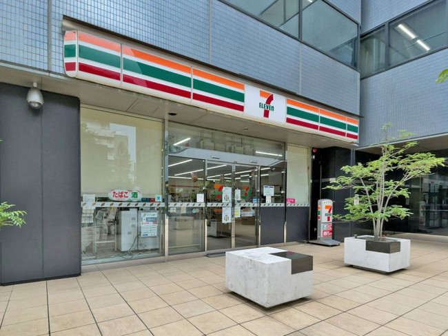 徒歩1分のセブンイレブン 横浜ＳＴビル店