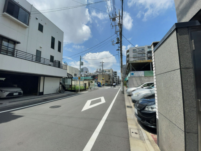 JU KINSHICHO NORTH TOWER前面の通り