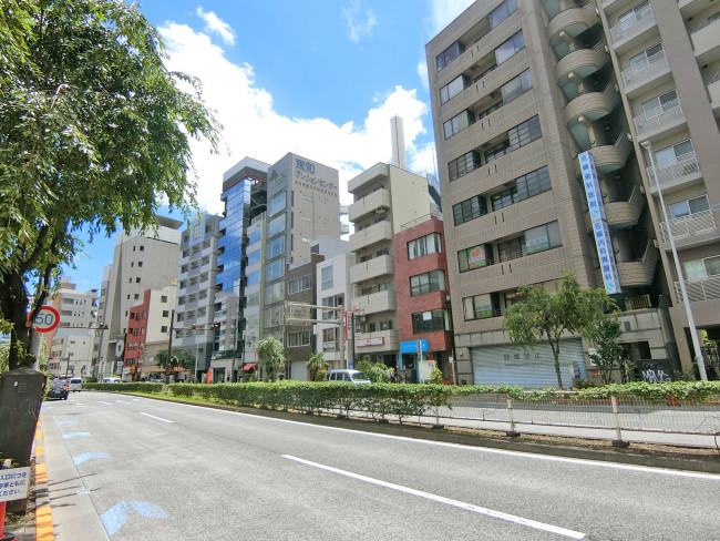 渋谷パインビル周辺はオフィスや店舗が多いエリア