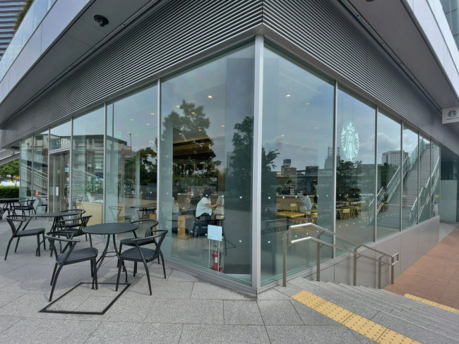 近くのスターバックスコーヒー 横浜市役所 ラクシスフロント店