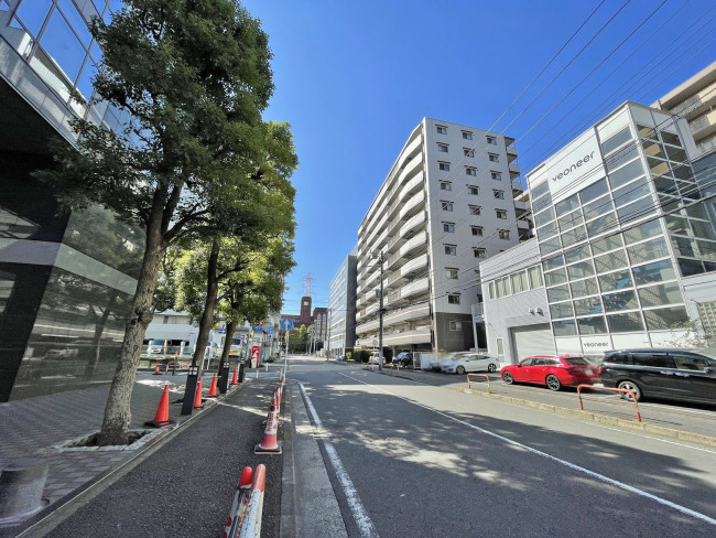 新横浜ファーストビル前面の通り