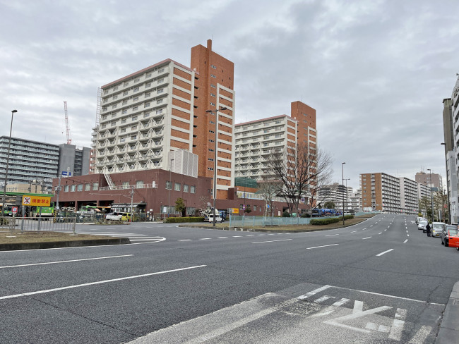 オカバ錦糸町ビル前面の京葉道路