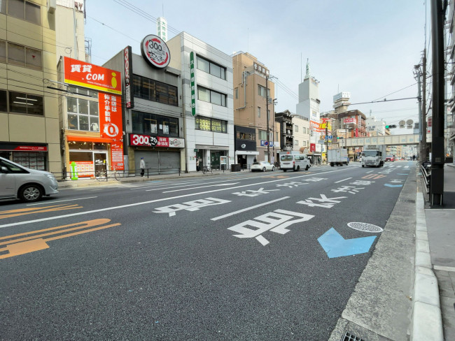 第一京橋ビル前面の通り