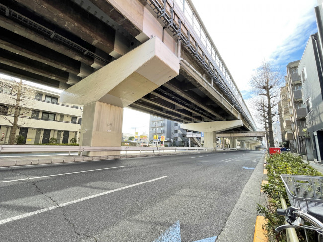 アーバンヒルズ桜新町前面の通り