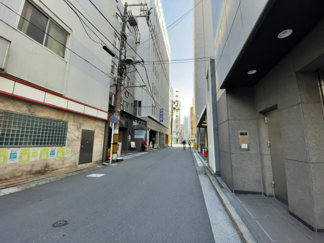 三菱UFJ信託銀行広島ビル前面の通り