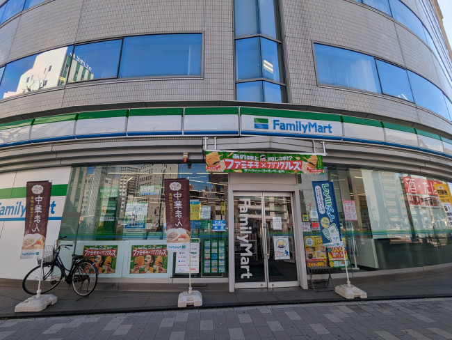 徒歩2分のファミリーマート広島金屋町店