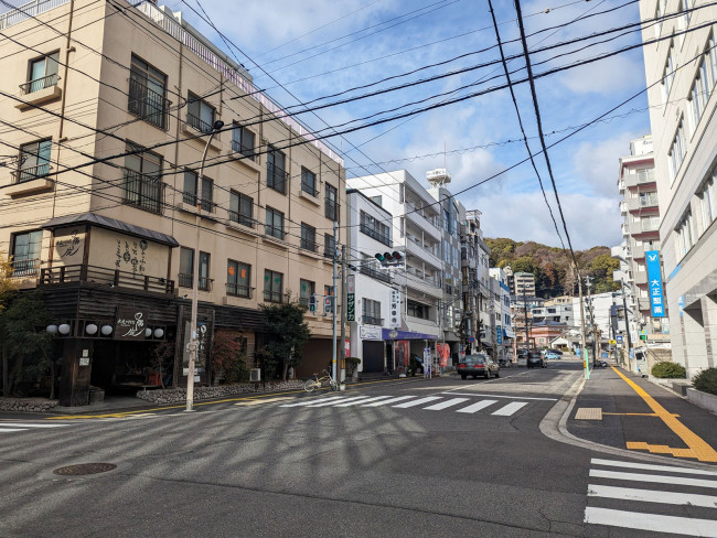 光町Uビル前面の二葉の里歴史の散歩道