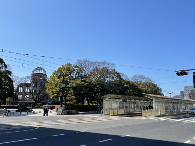 最寄りの「原爆ドーム前駅」