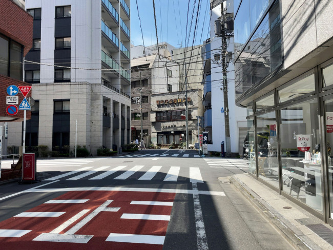 日本橋DOLL‐1前面の通り