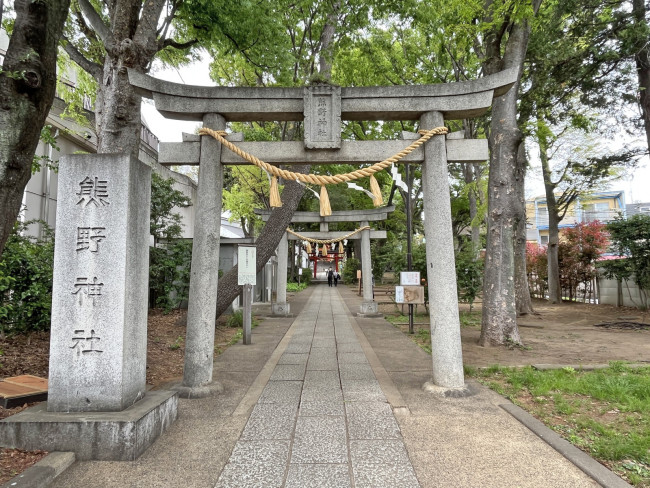 徒歩1分の熊野神社