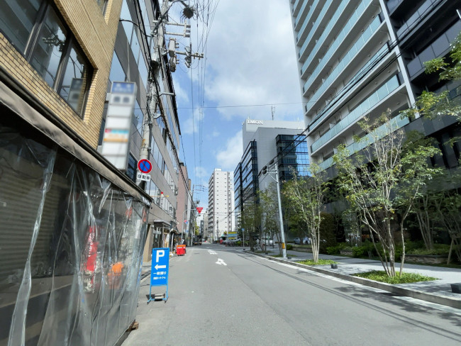 本町東栄ビル前面の通り