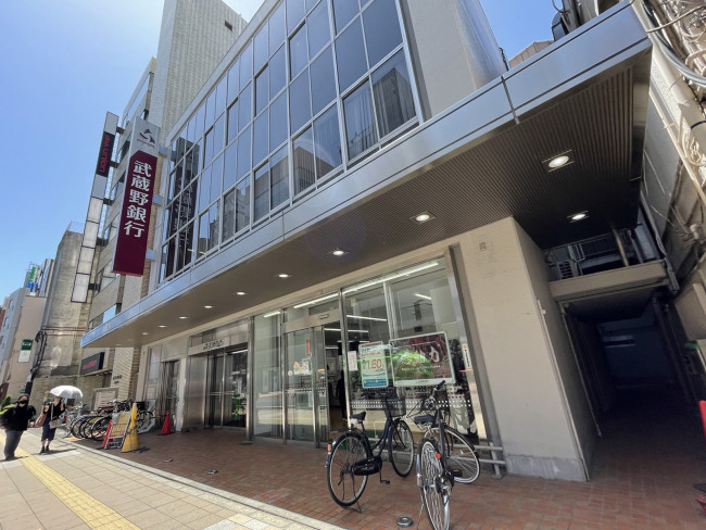向かいの武蔵野銀行 大宮支店