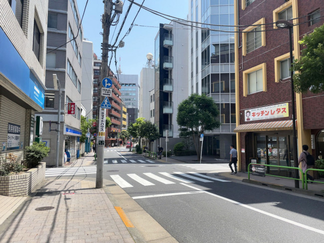 平河町第一生命ビルディング前面の東京FMビル通り