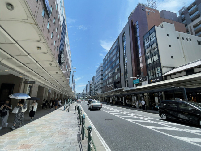 京都証券ビル前面の通り