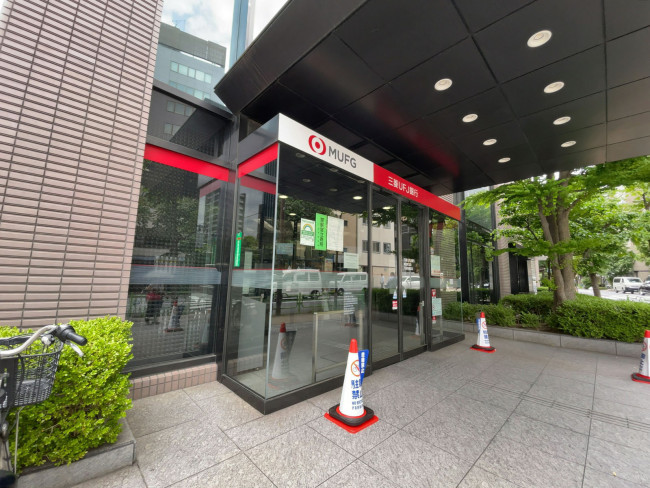 付近の三菱UFJ銀行 八重洲通支店