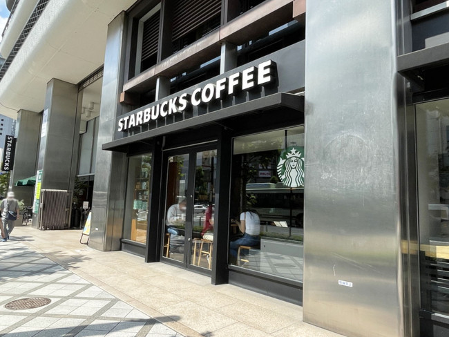 徒歩2分のスターバックス コーヒー 京都タワー サンド店