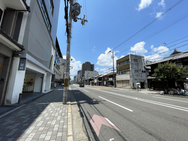 サザン京都駅前前面の通り