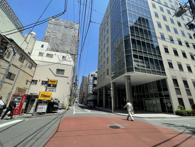 RBM京橋ビル前面の通り