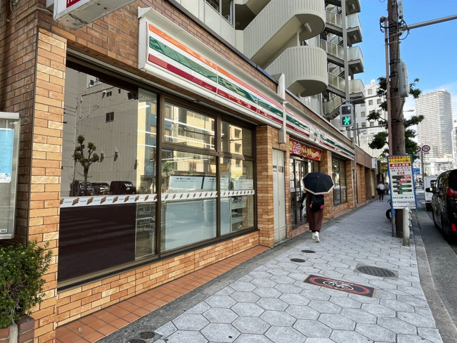 付近のセブンイレブン 大阪西本町2丁目店