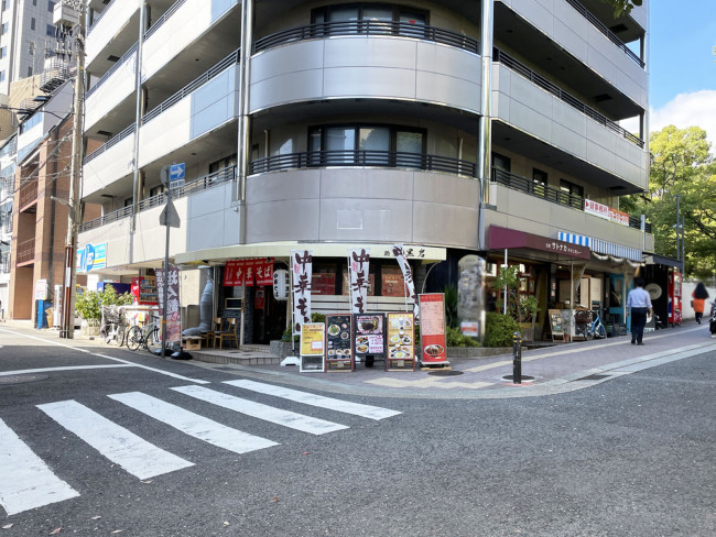 付近の飲食店