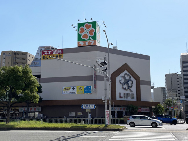 徒歩2分のライフ 神戸駅前店