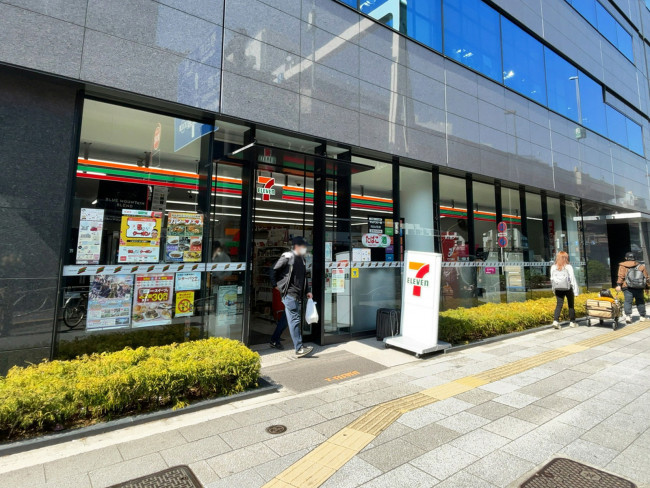 隣のセブンイレブン 神田岩本町店