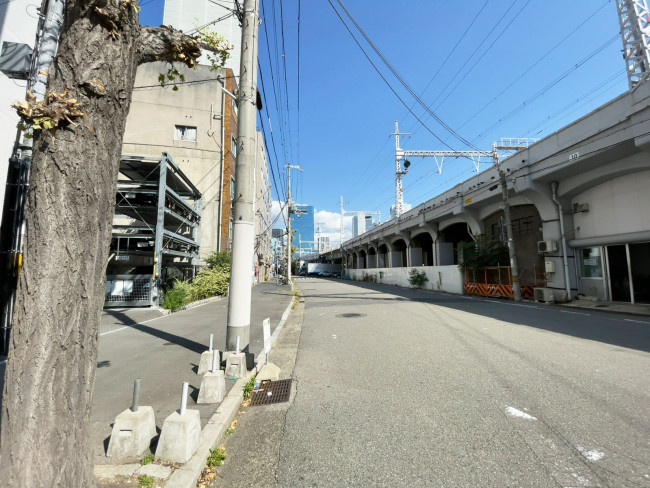 生田ビル前面の通り