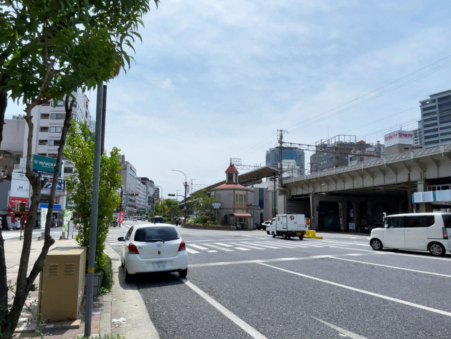 タクト元町駅前前面の中央幹線