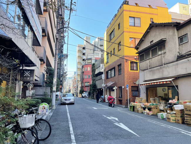 セルバ人形町前面の通り