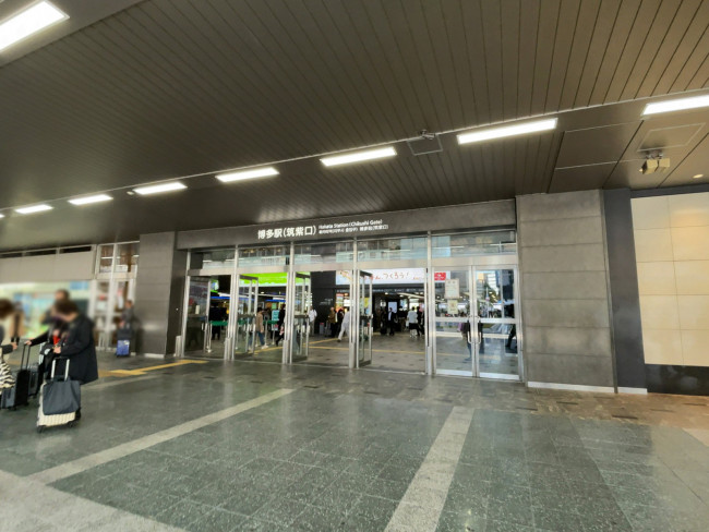 駅直結の「博多駅」