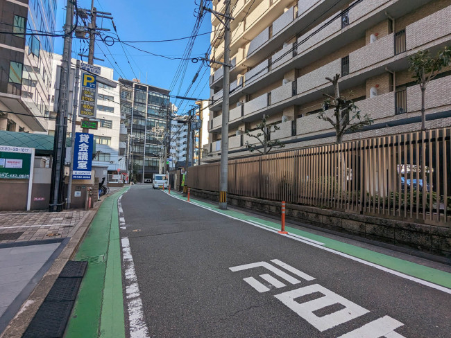 リファレンス駅東ビル前面の通り