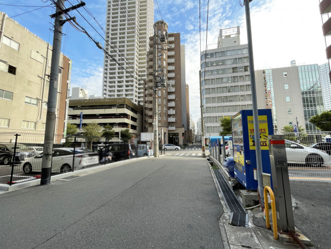 松竹ビル前面の通り