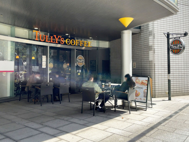 同じ通りにあるタリーズコーヒー 梅田スクエアビルディング店