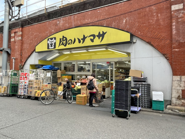 徒歩2分の肉のハナマサ神田店