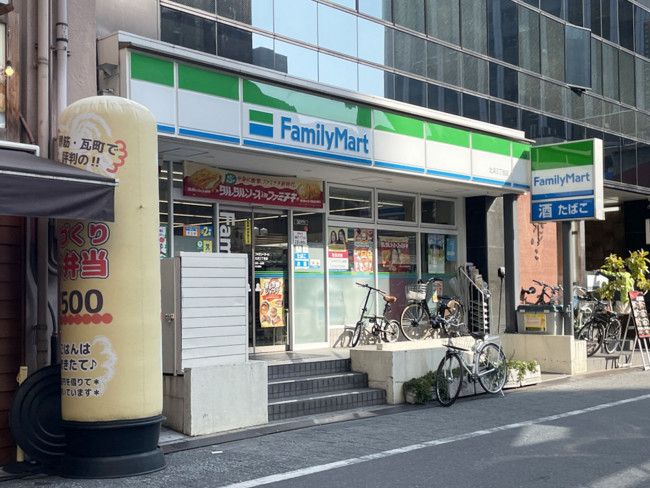 付近のファミリーマート 淀屋橋駅東店
