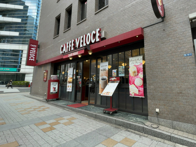 近くのカフェ・ベローチェ西新宿店