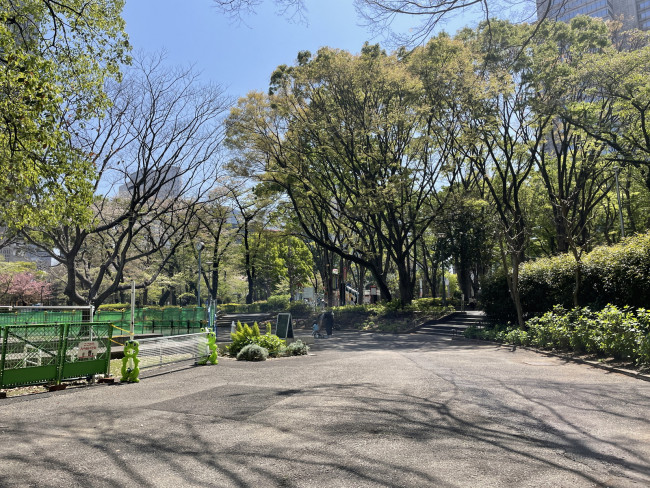 付近の新宿中央公園