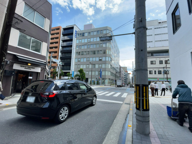 ウィンド小伝馬町ビル前面の通り