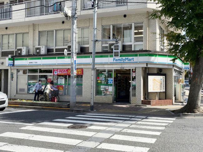 徒歩3分のファミリーマート 浅草橋二丁目店