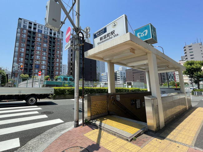 最寄りの「新富町駅」