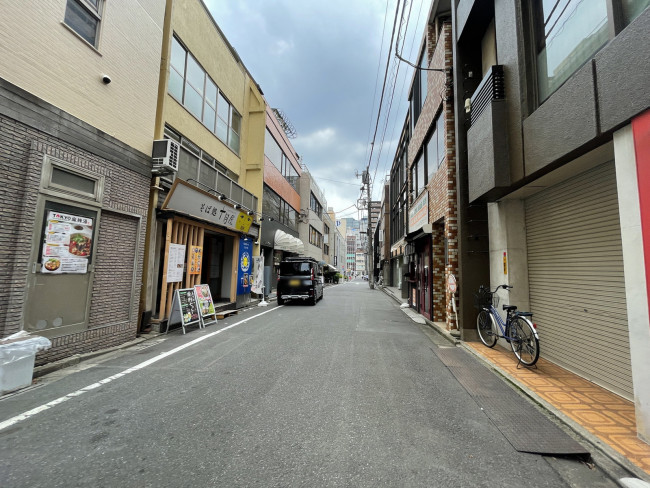 三島ビル前面の通り